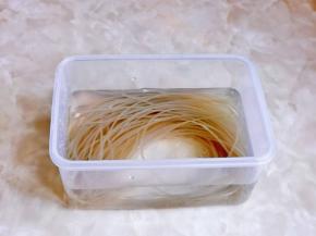 粉条一定要提前冷水泡软。