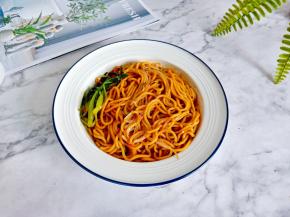 猪油拌面是儿时的回忆，平时早餐来一份，简单又美味！