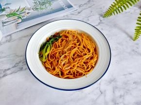 猪油拌面是儿时的回忆，平时早餐来一份，简单又美味！