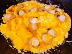 火不要太急防止鸡蛋炒糊