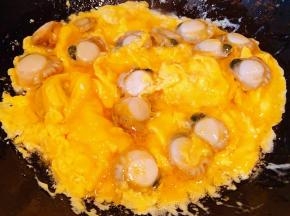 火不要太急防止鸡蛋炒糊