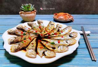 搭配小餐包、鸡蛋、飞蟹一起吃超级棒