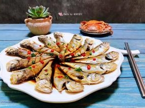 搭配小餐包、鸡蛋、飞蟹一起吃超级棒