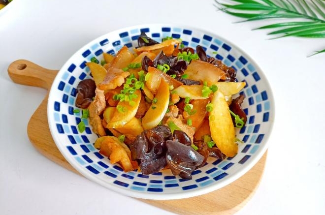 茭白木耳炒肉