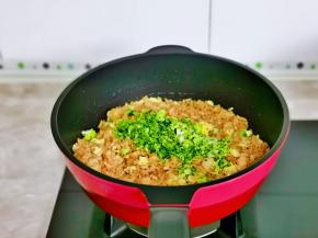 最后加入西兰花，按个人口味加入盐。