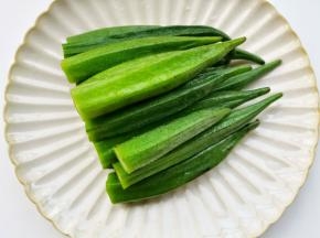 码入盘子中，