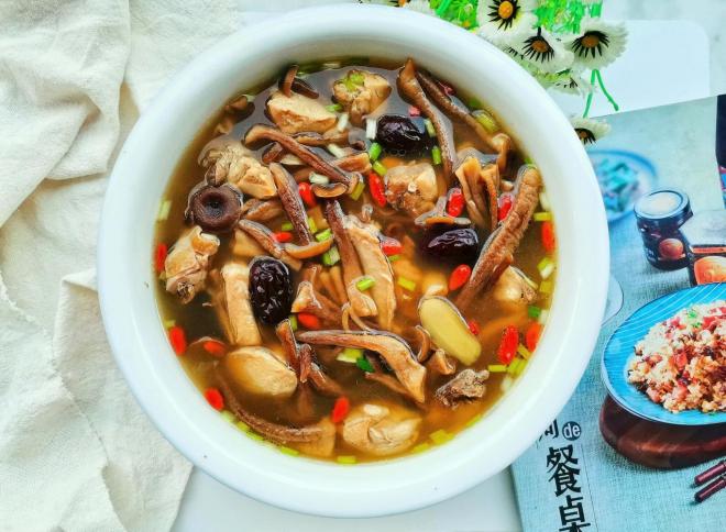 菌菇鸡汤