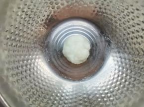 揉成面团。