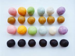 冰皮和馅料分成25g一份，