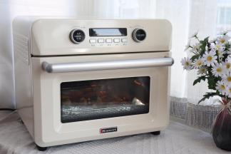 空气烤箱选择空气炸模式，180度预热，预热完成后放入烤盘，烤制12-14分钟即可。