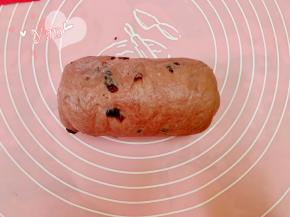 卷起来，捏紧收口。