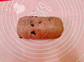 卷起来，捏紧收口。