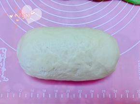 包起来，捏紧收口。