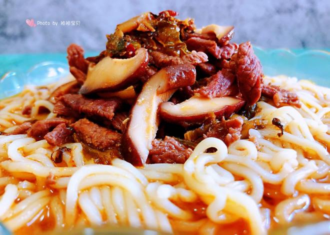 雪菜香菇肉丝面