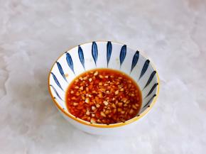 1勺橄榄油搅拌均匀。