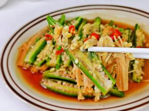 金针菇秋葵一起吃，爽爆啦！