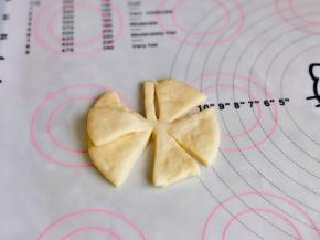 提起的那片再放下去，如图。