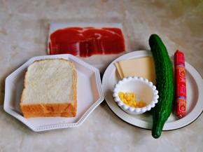 准备食材，玉米粒是熟的哈。