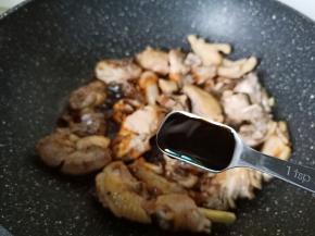 加两勺蚝油提鲜。