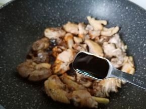 加两勺蚝油提鲜。