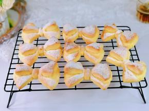 萌萌哒蝴蝶结面包。