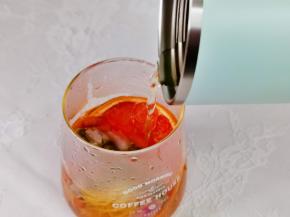 倒入杯中即可饮用。