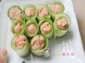 码在盘子里水开后蒸15分钟焖五分钟即可