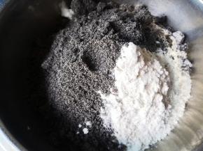 最后做饼皮，将饼皮所有食材混合