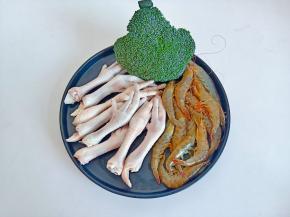 准备需要的食材。