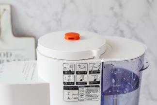 盖好研磨腔盖，旋紧到位。