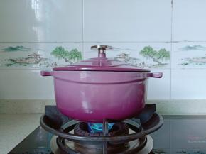 加盖中火继续焖煮5分钟左右。