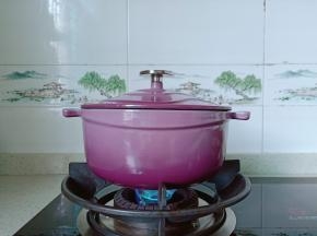 加盖中火继续焖煮5分钟左右。