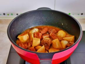 大火收汁，无需收干，有点汤汁更好吃。