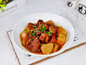 盛出装盘，撒上葱花，熟白芝麻。