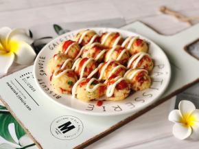 如果撒上木鱼花就更像章鱼小丸子了