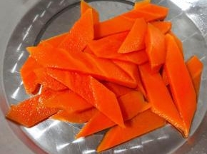 胡萝卜片的处理方法同莴笋一样