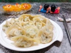 自己包的饺子料足味美入口鲜嫩爽口让人回味无穷