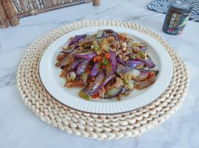 辣椒炒茄条美味下饭菜！