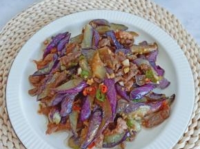 茄子提前腌制，所以吃起来一点都不腻口。