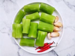准备好所有食材。