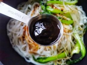 一勺蚝油 