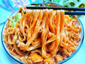 巨好吃的炒河粉就做好啦。