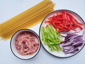 准备好所有食材。