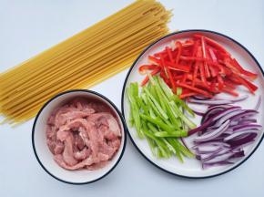 准备好所有食材。