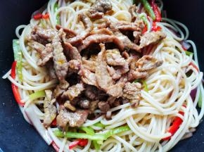 加入牛肉，