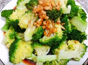 料汁淋在西兰花上即可