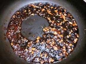 料汁煮开后关火