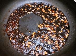 料汁煮开后关火