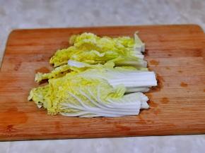 娃娃菜洗干净，一切二。