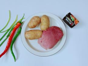 今天用麻婆豆腐调味料做一道麻婆土豆丁。
